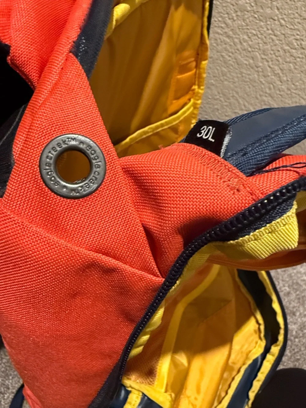 Eagle Creek Wayfinder 30L Backpack Laptop Hiking Travel Orange Yellow Blue - Picture 8 of 15